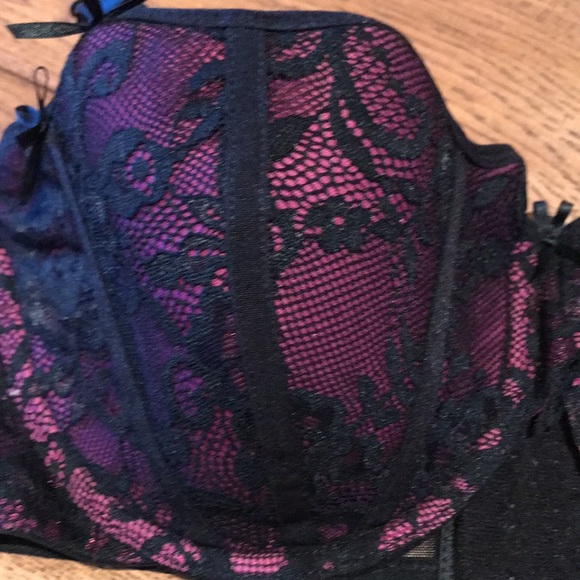 Just listed❤️fabulous black lace over purple push up bra - Picture 2 of 12